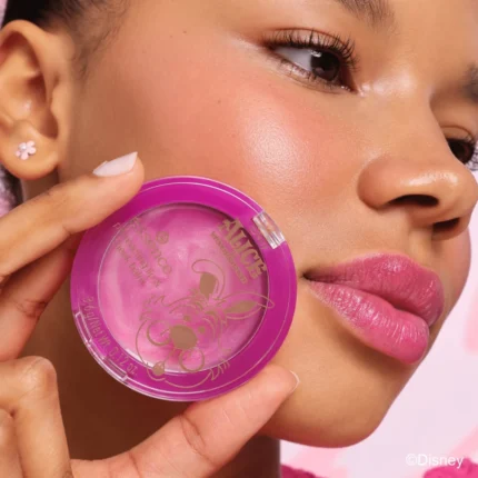 alice in wonderland ph reacting lip