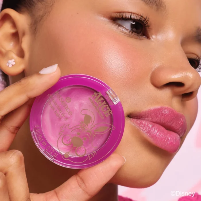 alice in wonderland ph reacting lip