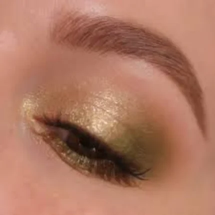 revolution BEAUTY LONDON THE ETERNAL ICON