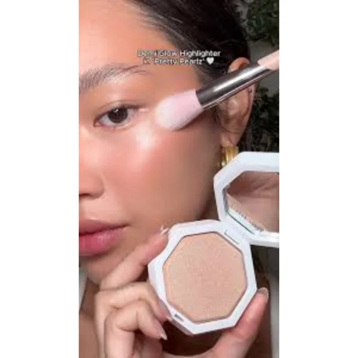 FENTY BEAUTY DEMIGLOW PRETTY PURLZ 01 – Image 2