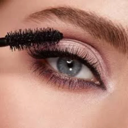 standout volume mascara